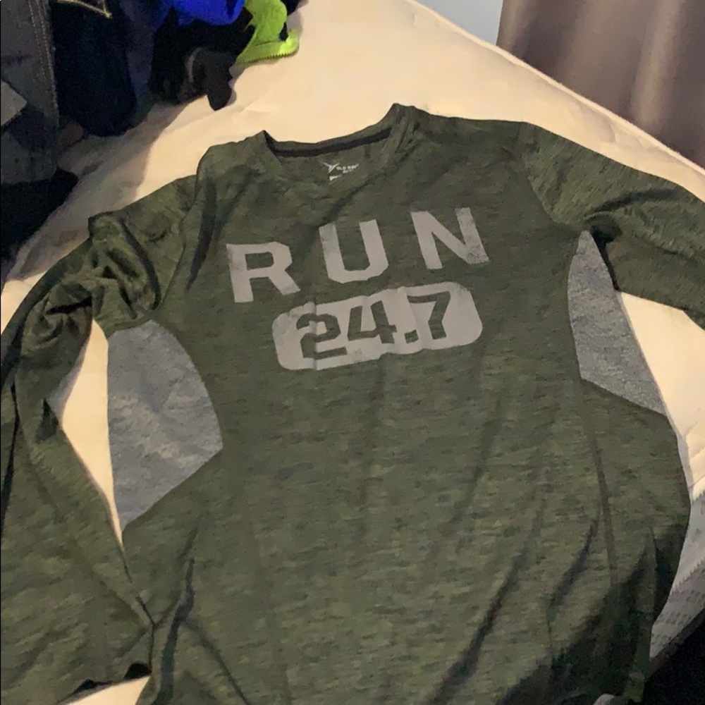 Men’s green gray long sleeve shirt